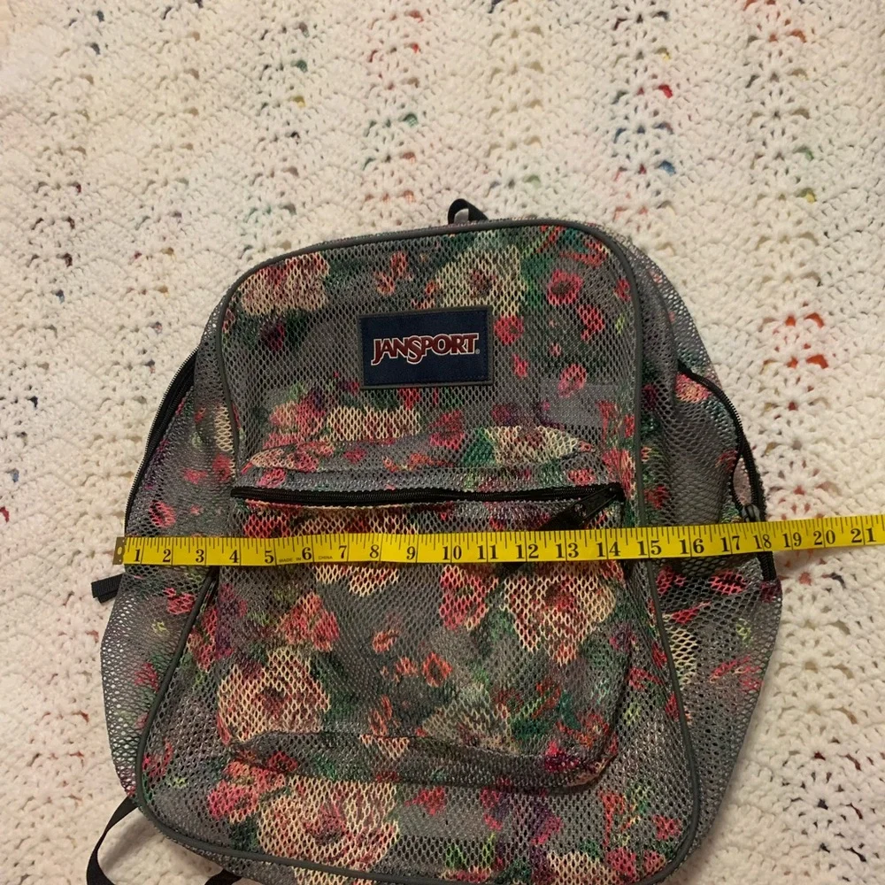 Jansport mesh backpack just in time for back to school kids - Picture 2 of 9